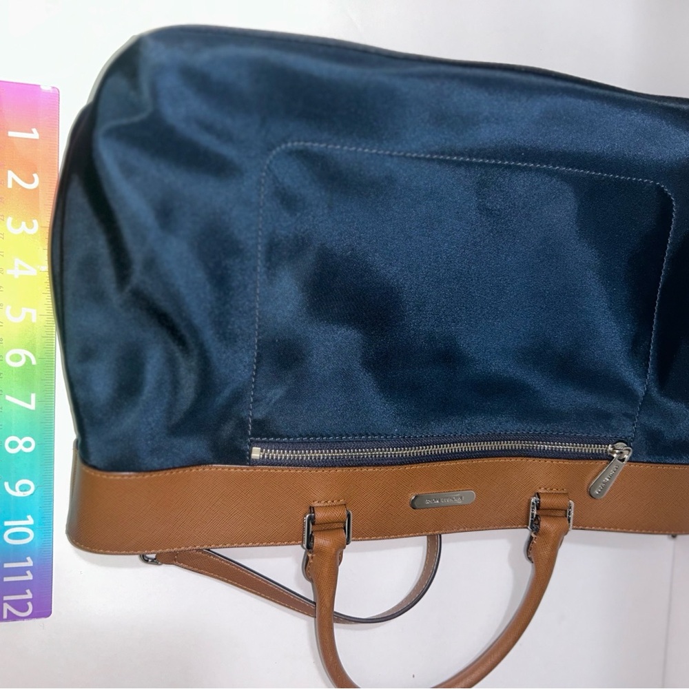 Michael Korz Colgate East West Tote in Navy Blue - Picture 8 of 10